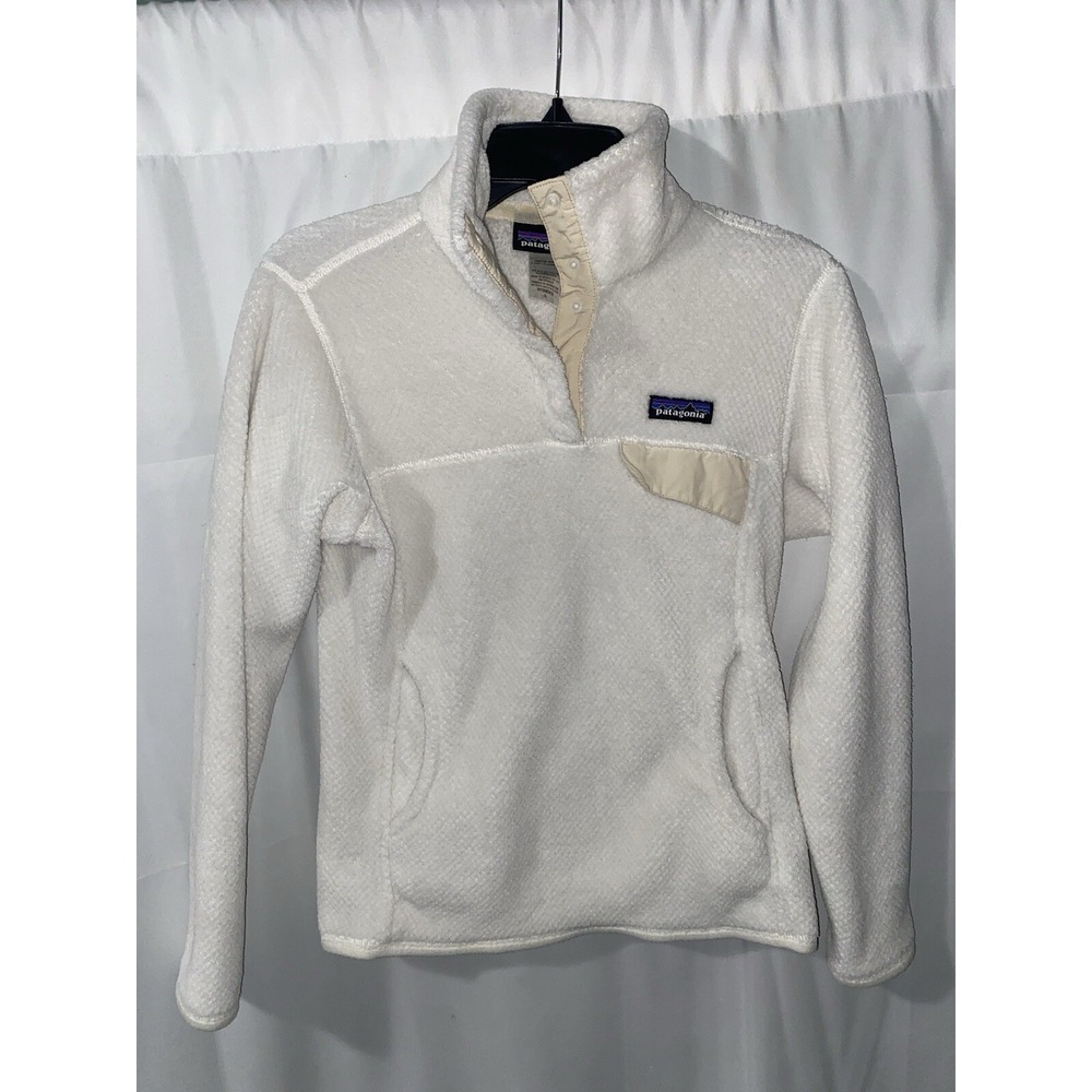 Patagonia White and Cream Ski Jacket